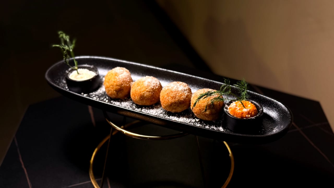 كرات الدجاج بالبيستو